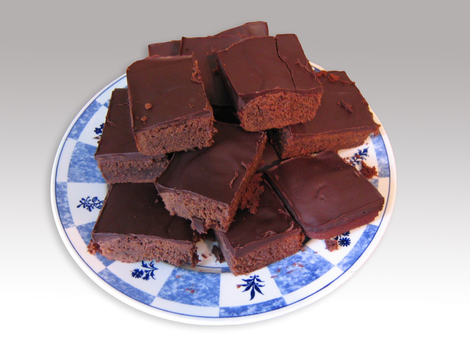 Schokoladenbrownies mit dünner Glasur