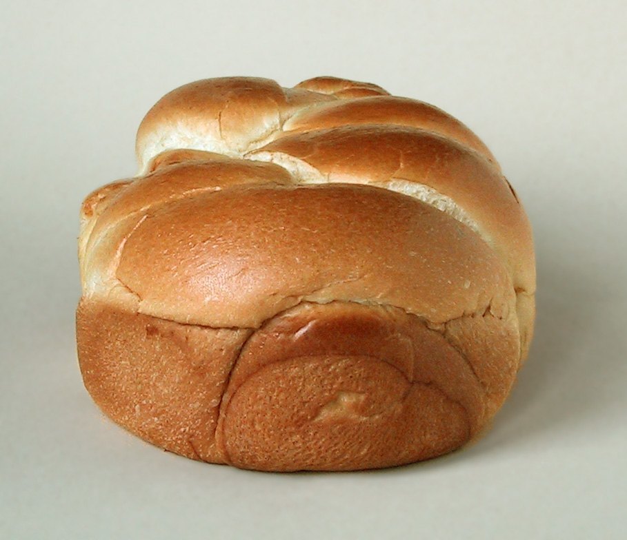 Runde Brioche mit Butter